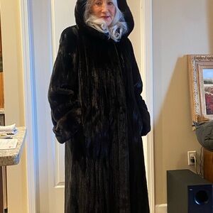 Elegant Black Fur Coat with detachable hood!
